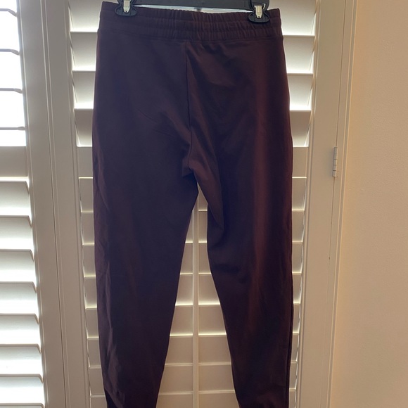 Never worn purple sweatpants with fleece lining - Picture 3 of 10